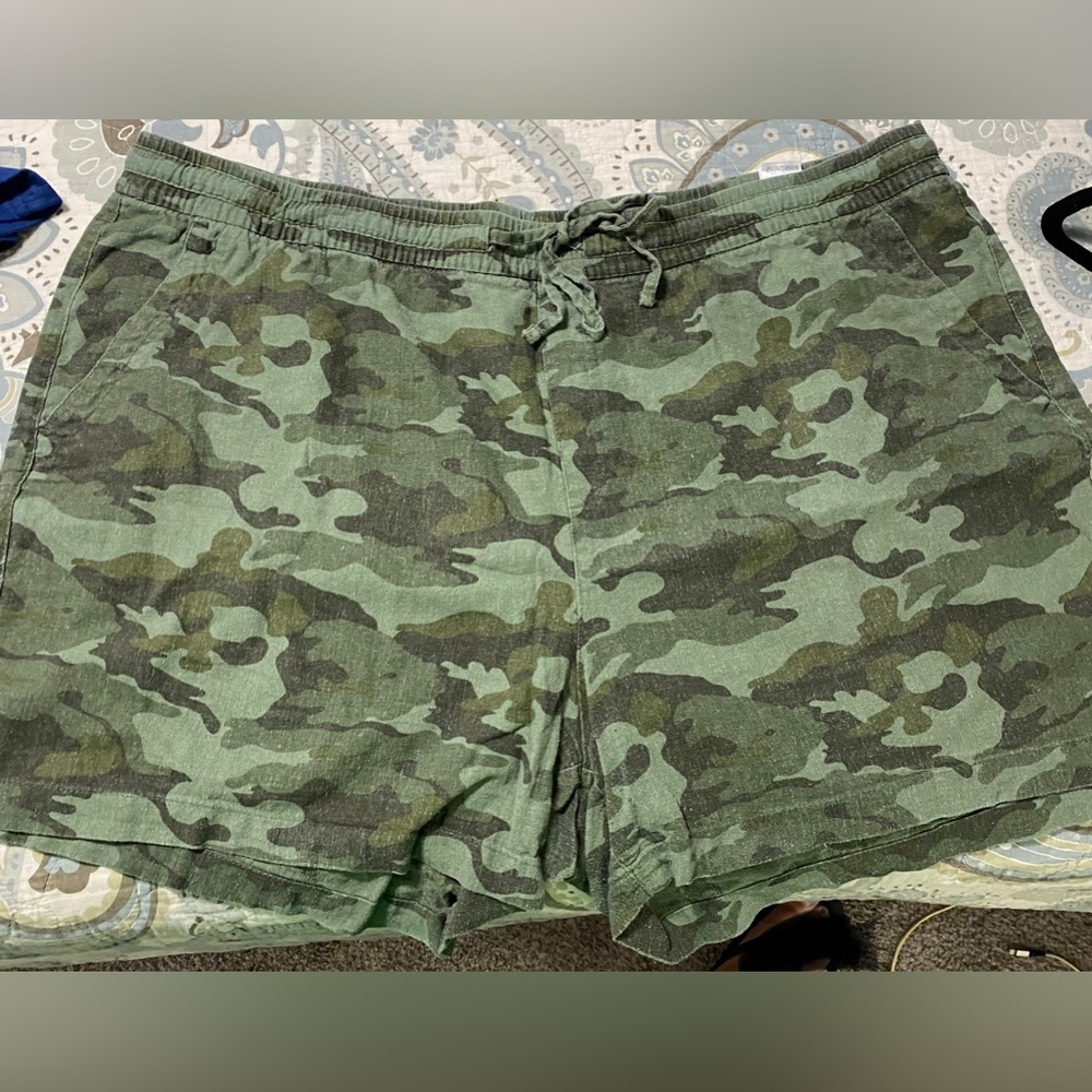 Old Navy Linen blend Camo shorts - Size XXL